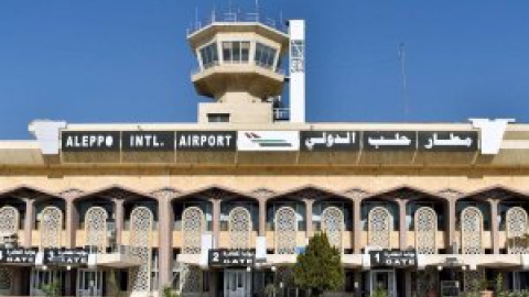 Siria denuncia que ataques israelíes dejan fuera de servicio los aeropuertos de Damasco y Alepo