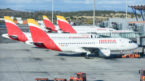 Aviones en las pistas en el aeropuerto Adolfo Suárez Madrid-Barajas, a 7 de enero de 2024, en Madrid (España).