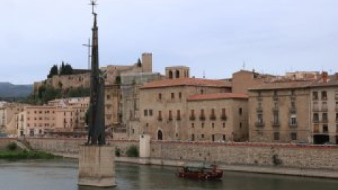 Paralització cautelar dels treballs previs per retirar el monument franquista de Tortosa