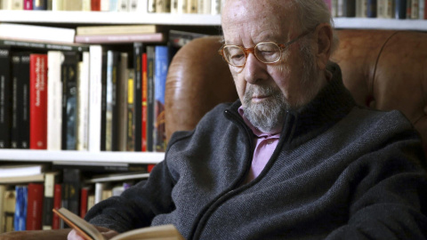 Fotografía de archivo, tomada el 17 de marzo de 2015, del escritor andaluz José Manuel Caballero Bonald, premio Cervantes en 2012, que ha fallecido en Madrid a la edad de 94 años.