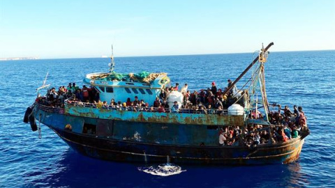 Uno de los barcos que llegaron a Lampedusa el 9 de mayo de 2021.