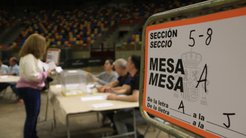 Imatge d'arxiu d'un centre electoral a la Tarraco Arena Plaça, de Tarragona.