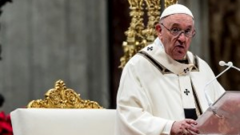 El Papa critica a quienes prefieren tener "perros y gatos" en lugar de niños