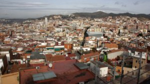 La crisi dels habitatges en mal estat s'estén amb el desallotjament d'una seixantena de veïns de dos edificis de Santa Coloma