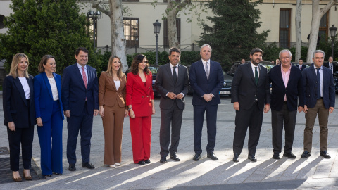 Cuca Gamarra, secretaria general del PP, junto a los presidentes autonómicos del PP.