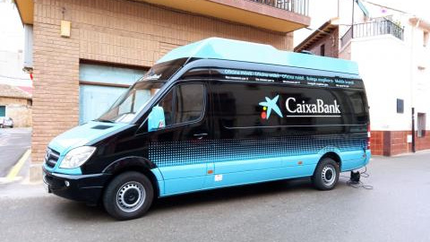 "Ofibus" de Caixa Bank en un pueblo de Palencia.