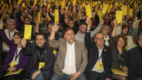 (I-D) La secretaria general adjunta de ERC y portavoz del partido, Marta Vilalta; el presidente de la Generalitat de Catalunya y coordinador nacional de ERC, Pere Aragonès; el presidente de ERC, Oriol Junqueras y el alcalde de Lleida, Miquel Pueyo, duran