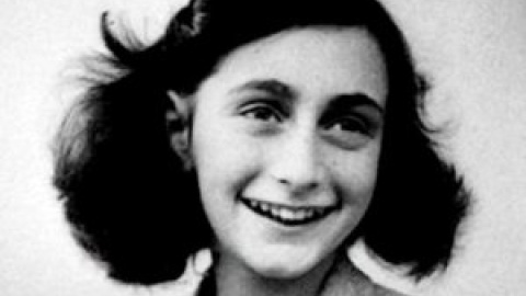 El exagente del FBI que ha desvelado la identidad del delator de Ana Frank pide "no juzgar" al sospechoso con los ojos del presente