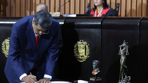 El presidente de Venezuela, Nicolás Maduro, durante un acto en el Tribunal Supremo de Justicia (TSJ), en Caracas (Venezuela) para iniciar el proceso de revisión de los resultados de las elecciones presidenciales. EFE/ Ronald Peña R