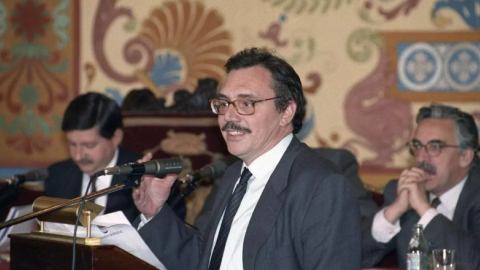 Teófilo Serrano, durante un debate del estado de la región en la Asamblea de Madrid en su etapa como portavoz de la FSM.