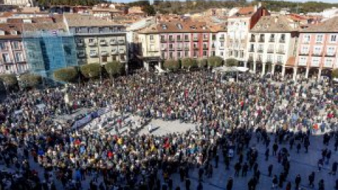 Unas 11.000 personas se manifiestan en Burgos en defensa de la sanidad pública