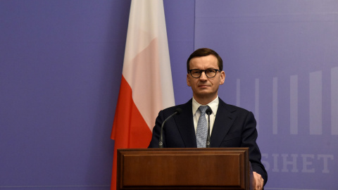 2/2/22-El primer ministro polaco Mateusz Jakub Morawiecki celebra una conferencia de prensa conjunta con el primer ministro ucraniano Denys Shmyhal en Kiev (01/02/2022).