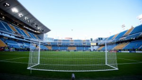 El Ayuntamiento del PP de Cádiz recupera el nombre franquista para el estadio de la ciudad