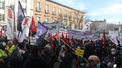 Anticapitalistas y CGT se concentran en las puertas del Congreso contra la nueva reforma laboral