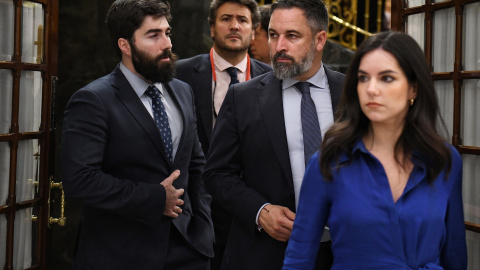 El presidente de VOX, Santiago Abascal y la portavoz de VOX en el Congreso, Pepa Millán, en el Congreso, a 25 de junio de 2024, en Madrid.