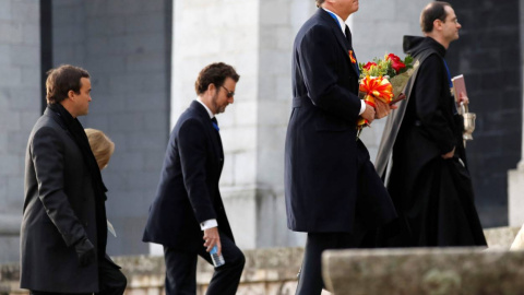 Familia del dictador durante la exhumación de los restos de Franco del Valle de los Caídos