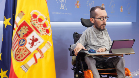 El portavoz de Unidas Podemos en el Congreso, Pablo Echenique, durante una rueda de prensa a 14 de febrero de 2023