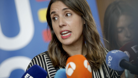 La ministra de Igualdad en funciones, Irene Montero, hace declaraciones desde Bruselas, donde hoy se presentan en el Parlamento Europeo (PE) las prioridades de la presidencia española del Consejo de la Unión Europea.