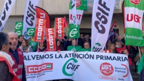 Los sanitarios exigen al Gobierno andaluz que retire la orden que permite privatizar la Atención Primaria