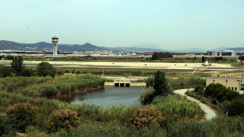 Pistes de l'aeroport del Prat vistes des del mirador de l'Illa.