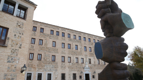 Exterior de las Cortes de Castilla-La Mancha, a 4 de diciembre de 2021, en Toledo.