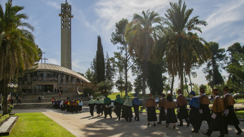 Un grupo de académicos desfilan con toga y birrete en el inicio del acto de apertura del curso académico 2019/2020 en el Campus de Rabanales de la Universidad de Córdoba.