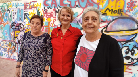 Francie Cate-Arries, junto a María y Ángeles Fernández Roldán.