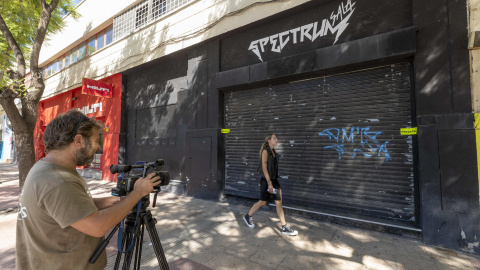 6/10/23 Fachada de la sala Spectrum precintada por el Ayuntamiento de Murcia este viernes 6 de octubre.