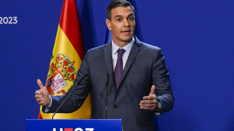 El presidente del Gobierno en funciones, Pedro Sánchez en la rueda de prensa tras la cumbre informal de la Unión Europea en Granada, a 6 de octubre de 2023.