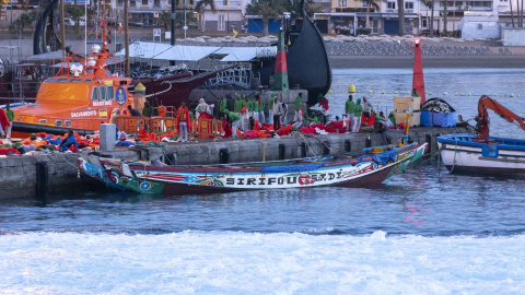 Unos 200 migrantes trasladados a Tenerife desde el Hierro, a 07/10/2023.