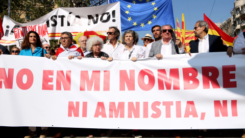 La capçalera principal de la manifestació contra l'amnistia convocada per SCC.