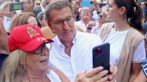 El president del PP, Alberto Núñez Feijóo, a la manifestació de SCC contra l'amnistia a Barcelona.