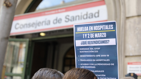 Los sanitarios de los hospitales de Madrid se unen a la huelga de Atención Primaria que empezó hace tres meses