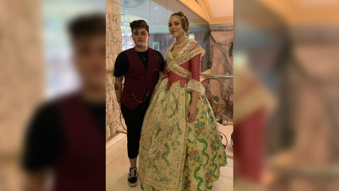 Laura y Alicia, la pareja que desafió a los roles de género en la Fallas, durante la celebración de 2022.