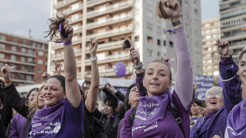 El Moviment Feminista de València celebra el 8 de Marzo con una manifestación bajo el lema "Feminismo: justicia, igualdad y derechos para las mujeres".