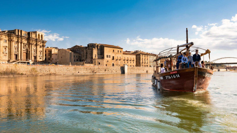 Podem descobrir Tortosa des de l'Ebre