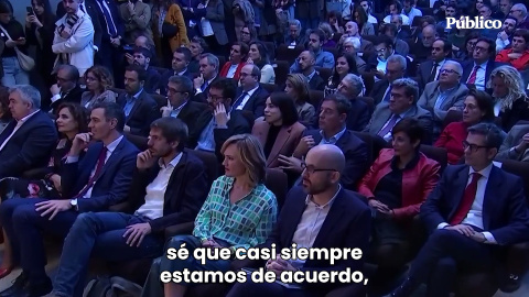 Pedro Sánchez y Yolanda Díaz escenifican el acuerdo de gobierno entre PSOE y Sumar