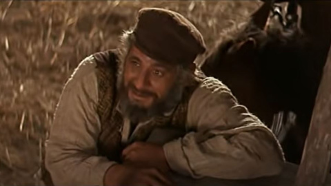 El actor israelí Chaim Topol, en una captura de vídeo del musical 'Violinista en el tejado'.