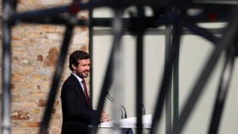 Casado asegura que en Catalunya "hay profesores con instrucciones de no dejar ir al lavabo a niños porque hablan castellano"