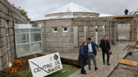 Un brote de escarlatina en O Deza, en Galicia, sin seguimiento por falta de pediatras en el principal centro de salud