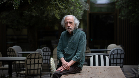 El director Fernando Trueba posa durante la presentación de la película “El olvido que seremos” en el BCN Film Fest, a 20 de abril de 2021, en Barcelona, Catalunya.