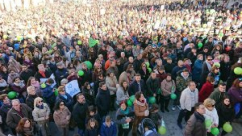 Más de 2.000 personas protestan en Cáceres contra el proyecto de la mina de litio