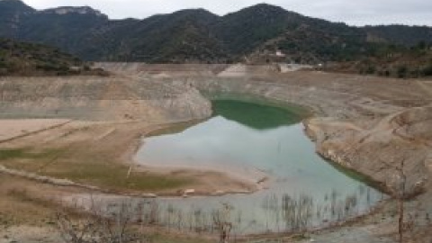 Rebuig de regants i ecologistes a la proposta de connectar les xarxes per transvasar aigua de l'Ebre al Llobregat