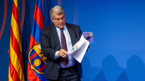 10/10/2023 - Joan Laporta, presidente del FC Barcelona, ​​asistió a la rueda de prensa sobre el caso Negreira en el estadio Spotify Camp Nou el 17 de abril de 2023, en Barcelona, ​​España.