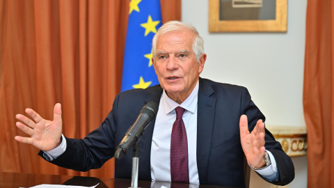 El alto representante para los Asuntos Exteriores de la UE, Josep Borrell, atiende a la prensa en Muscat (Oman) este 10 de octubre de 2023.