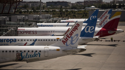 Varios aviones de Air Europa en la terminal T4 del Aeropuerto Adolfo Suárez Madrid-Barajas, a 21 de mayo de 2021.