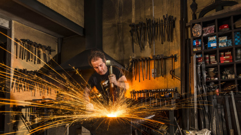 Enric Pla Montferrer, mestre artesà forjador