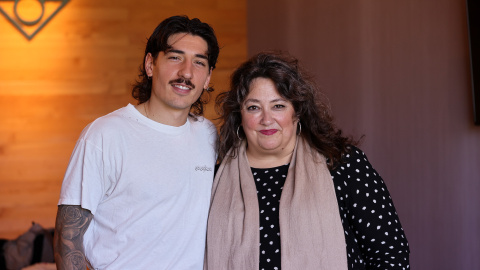 Virginia P. Alonso y Héctor Bellerín, en Sevilla