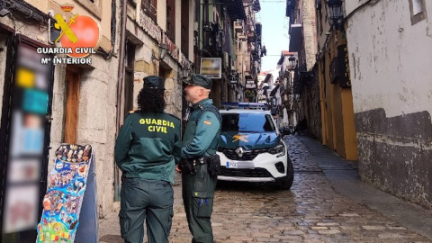 Detenido un joven por robar en un comercio de Laredo amenazando con un cúter a la encargada