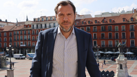 Puente, tras la entrevista, en el balcón del Ayuntamiento de Valladolid.